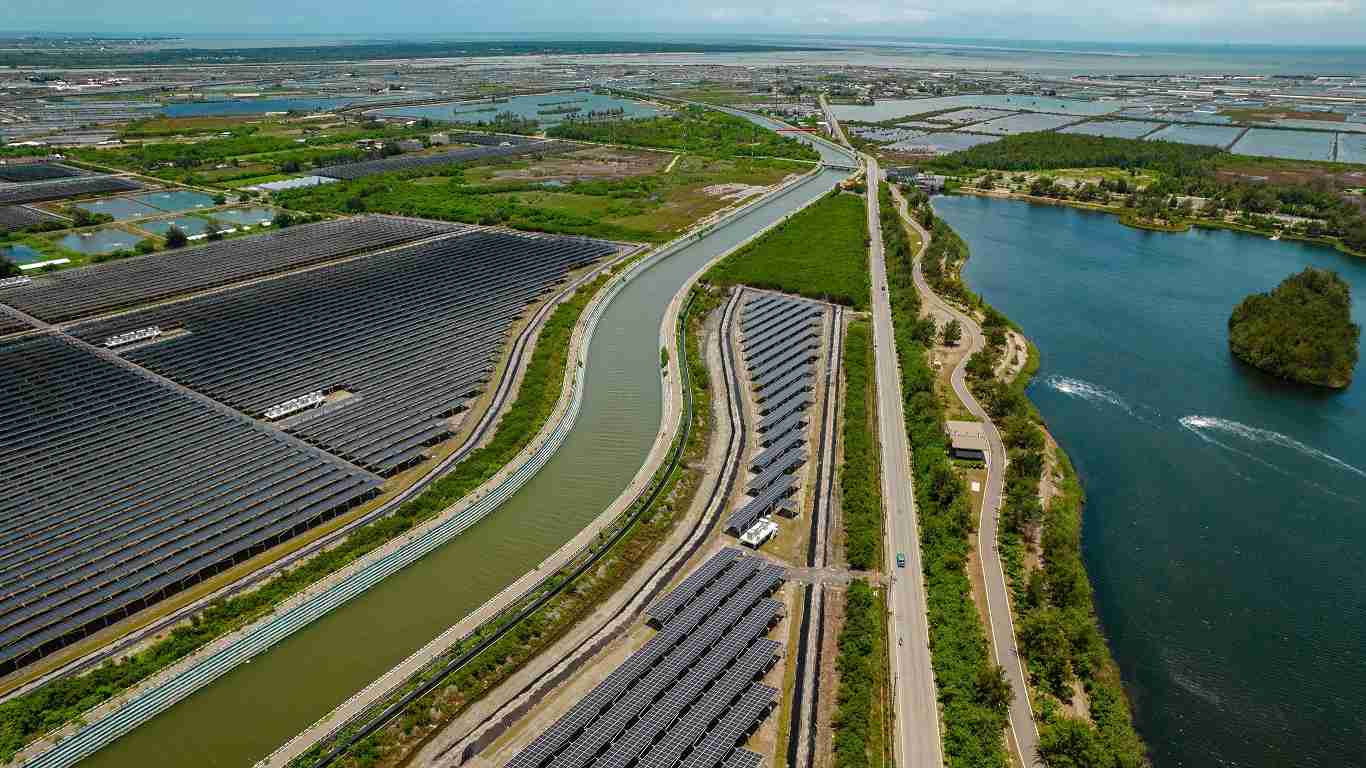 尊龙z6能源事业提供智慧能源管理、、、太阳能监控管理、、、全方位电厂建置及运维解决方案，，，并拥有管理超过6000案场的经验