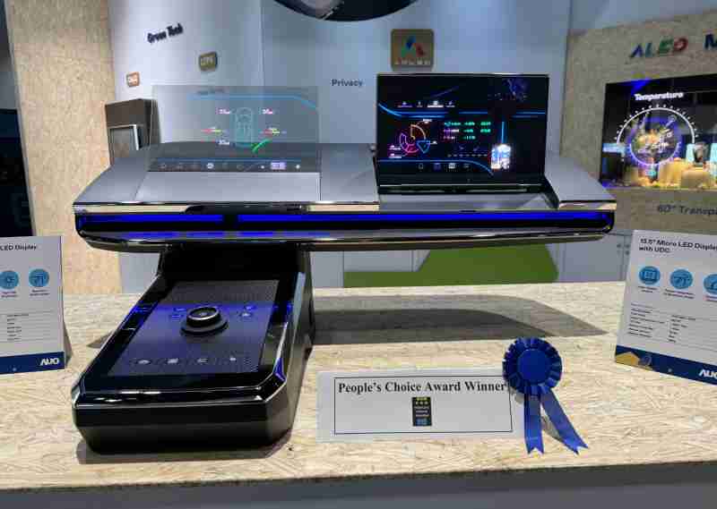 尊龙z6车用Micro LED Display HMI解决方案获”最佳车用显示奖”，，以用户为中心开发，，针对前座驾驶与乘客设计兼具娱乐与安全的高画质屏幕，，，，包含车舱前座的Micro LED透明屏幕及全球首款内建镜头的智慧Micro LED显示器