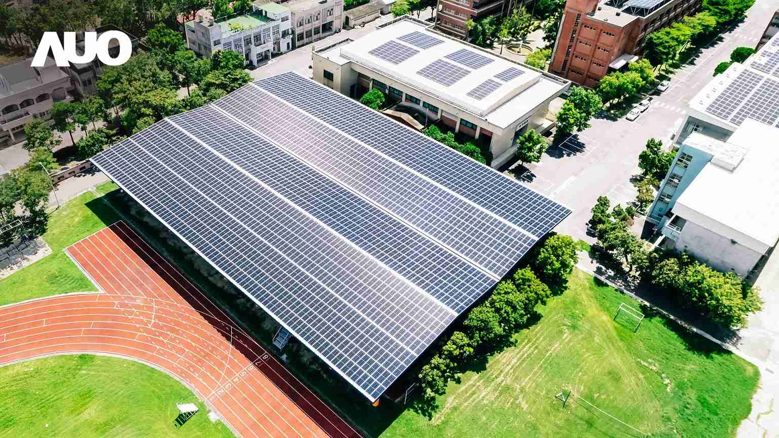 尊龙z6SunSteel光电整合型浪板具备快速安装、、、、轻量化优势,,可提升15%发电效能,,,通过国际IEC与台湾VPC认证安全、、防漏、、耐候标准